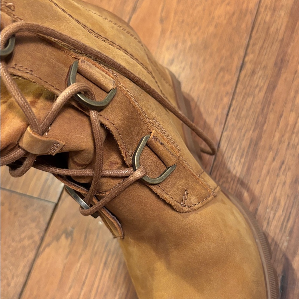 Sorel Women's Lace-Up Wedge Boots in Tan/Brown Great condition just ran big on - Picture 7 of 7